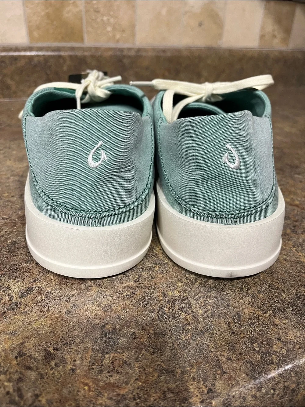 NWT OluKai Tradewind Men’s 12 Bamboo Green Sneakers Beach Casual Resort Wear